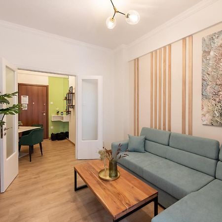 Medluxe Comfort Apartment เอเธนส์ ภายนอก รูปภาพ